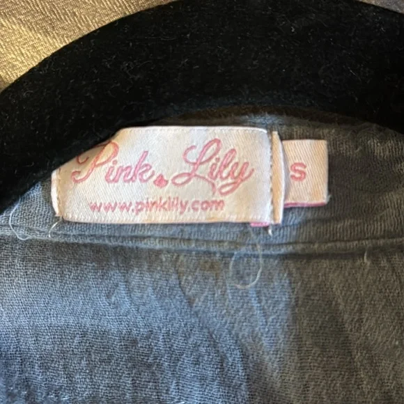 Button down - Picture 4 of 4